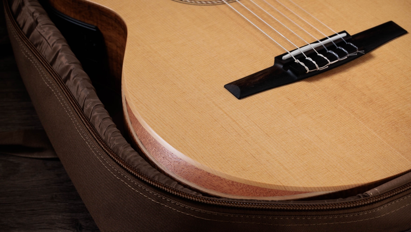 Academy 12e-N LTDHawaiian Koaアコースティックエレクトリックギター